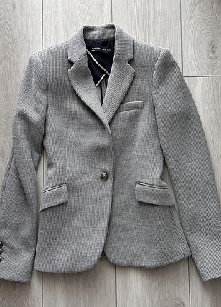 Сірий піджак zara