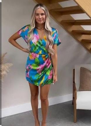 Красива сукня zara