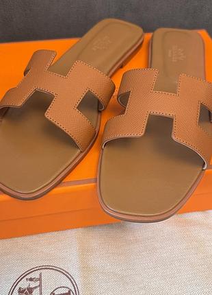 Шльопанці hermes