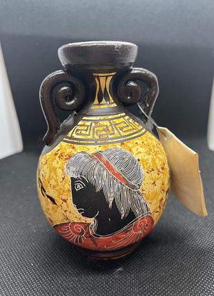 Керамічна ваза від patsas ceramics є ручною роботою, створеною в греції
