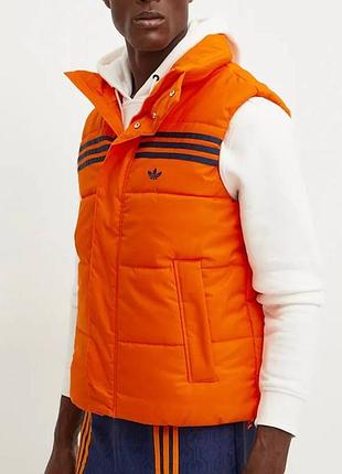Жилет adidas originals мужской/унисекс, с нюансом отсутствует одна кнопка снизу размер хл jn9554