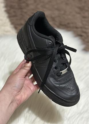 Оригінальні кросівки nike air force 36.5 розмір чорні б/в (23 см устілка)