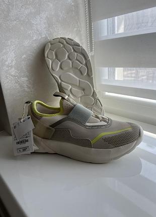 Кросівки zara