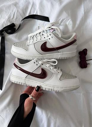 Nike sb dunk low sail burgundy crush жіночі кросівки найк данк