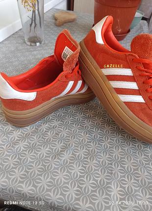 Кроссовки аdidas женские, оранжевые, замш