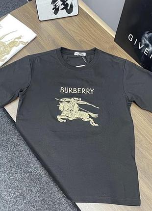 Черная футболка burberry