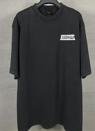Футболка balenciaga