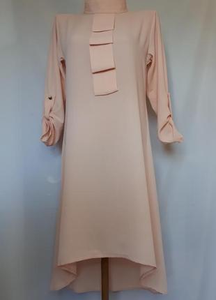 Легкое пудровое платье с длиным руковом с воротником стойка gulins (размер 36)