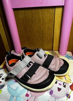 Дитячі кросівки clarks