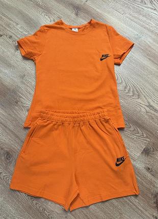 Костюм футболка шорти nike 🧡