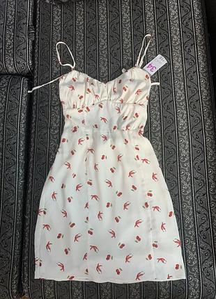 Платье молочное primark размер с новое