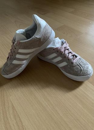 Замшевые кроссовки adidas 30 размер