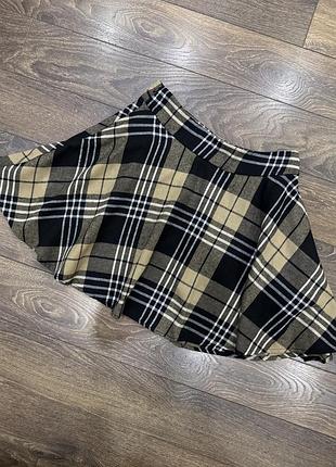Коротка розкльошена мініспідниця в клітинку shein m/l