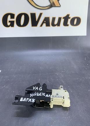 Моторчик/ актуатор кришки багажника vag 3/5 дверні 3b0959722a