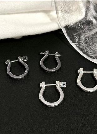 Серьги vivienne westwood в форме скобы