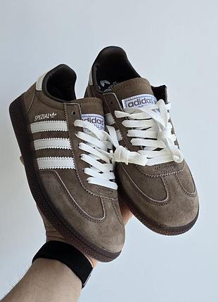 Adidas spezial 
• mocha •