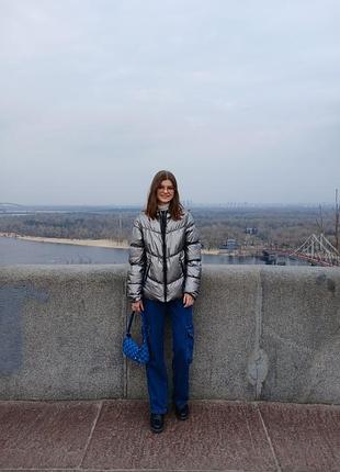 Сині джинси-карго прямого крою з кишенями на стегнах, спереду та позаду