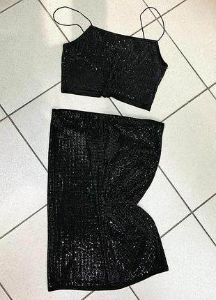 Шикарный комплект,топ и юбка ,блестящие, размер м/ л, люкс качество.