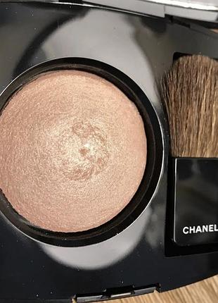 Рум'яна - компактна пудра chanel