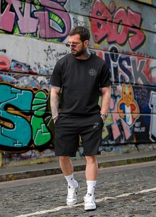 Комплект мужественный летящий stone island black! комплект мужской летний черный футболка и шорты! костюм мужественный летний футболка и шорты!размеры м-3xl!