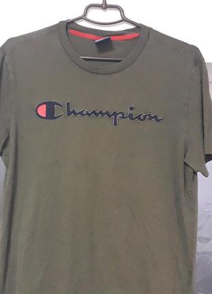Champion
38/m/46
40/ l 48
чоловіча бавовняна футболка з вишитим логотипом , колір хакі