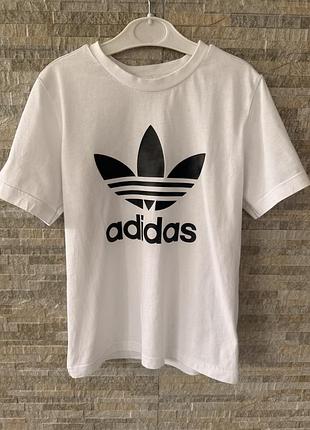 Біла бавовняна футболка adidas adicolor 6-7 років, 122 см