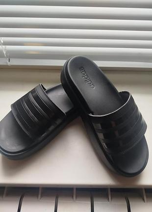 Продаються шльопанці фірми adidas