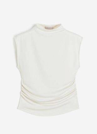 Топ h&m зі збірками молочний