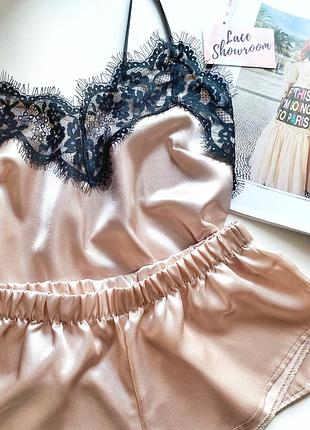 Шовкова піжама