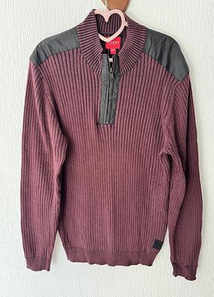 Чоловічий в'язаний бордовий светр від бренду guess.
