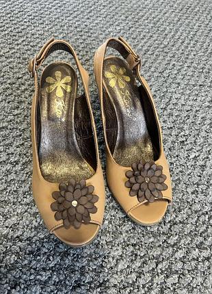 Босоніжки 👡