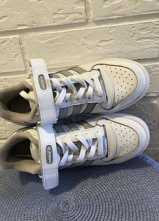Кроссовки adidas 3