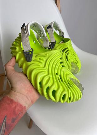 Шлепанцы crocs 2