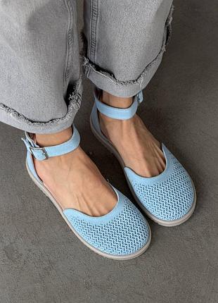 Босоножки barefoot
цвет: голубой, натуральная замша с перфорацией