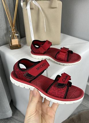 Дитячі оригінальні сандалі clarks disney