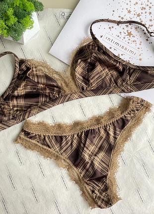 Комплект білизни від італійського бренду intimissimi
