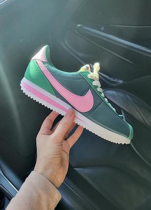 Nike cortez green pink