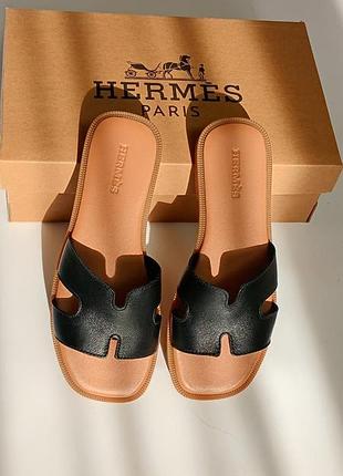 Кожаные шлепанцы hermès с культовым ремешком h