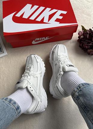 Nike zoom vomero 5 white