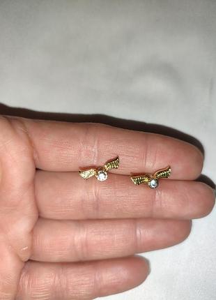Сережки крила