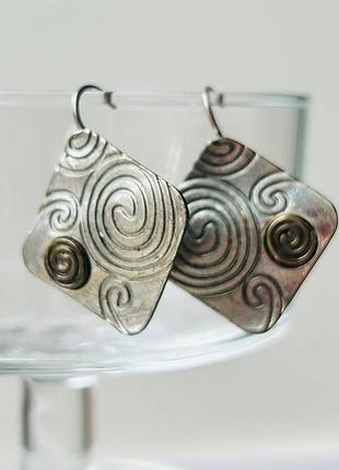 Сережки у вінтажному стилі solvaro