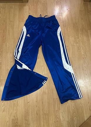 Шикарные брюки adidas на кнопках