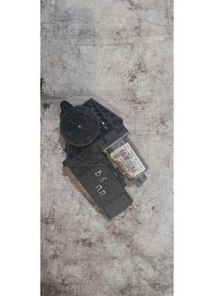 Моторчик стеклоподъемника передний правый 3e4837752 volkswagen passat b5