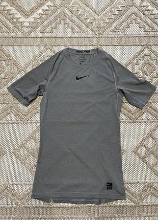 Чоловіча компресійна футболка nike pro