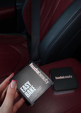 Пудра від huda beauty
