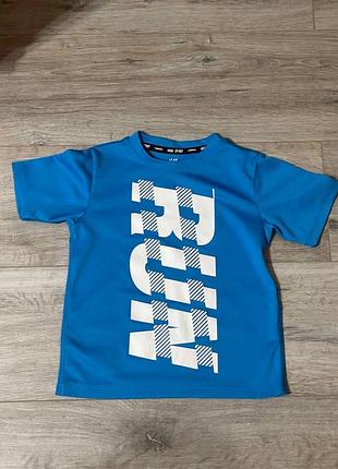 Дитяча спортивна футболка синього кольору від бренду h&m sport.