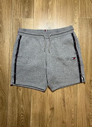 Шорти tommy hilfiger сірі з лампасами, розмір m