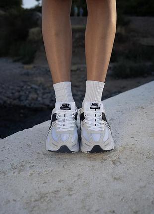 Nike air zoom vomero 5 white black