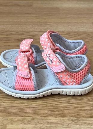 Босоніжки clarks 25 розміру у відмінному стані