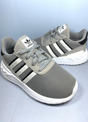 Кросівки adidas